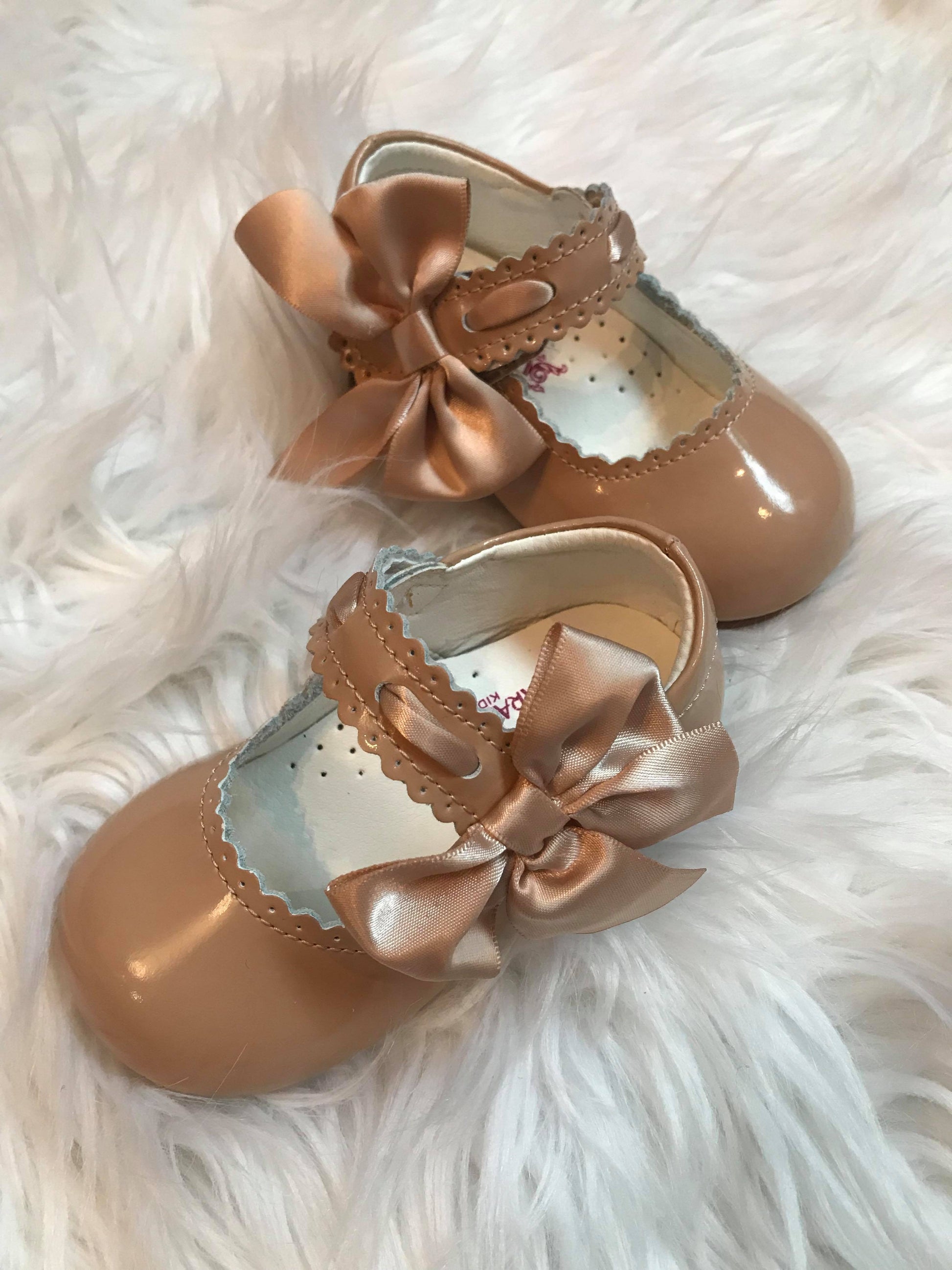 Caramelo Mary Jane Bow Leather Shoes - Hetty's Baby Boutique