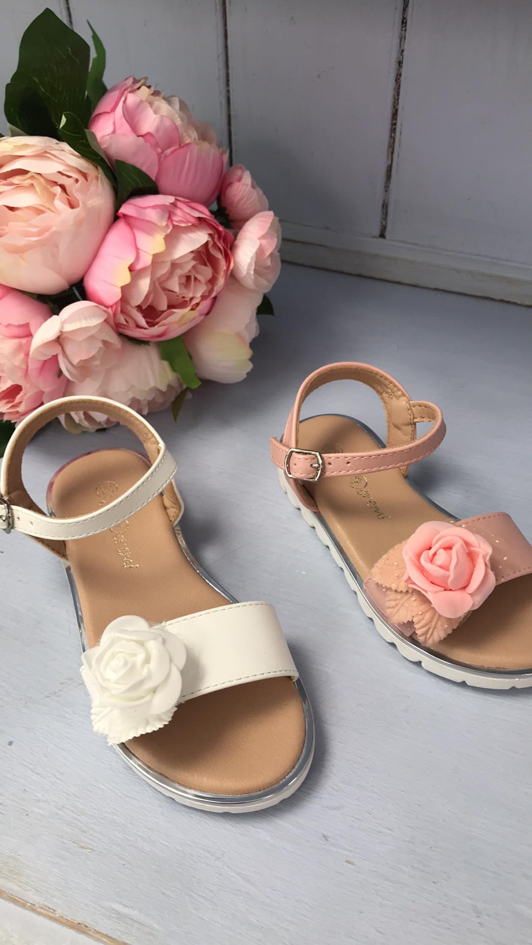 "Tilly" White Rose Flower Sandals - Hetty's Baby Boutique
