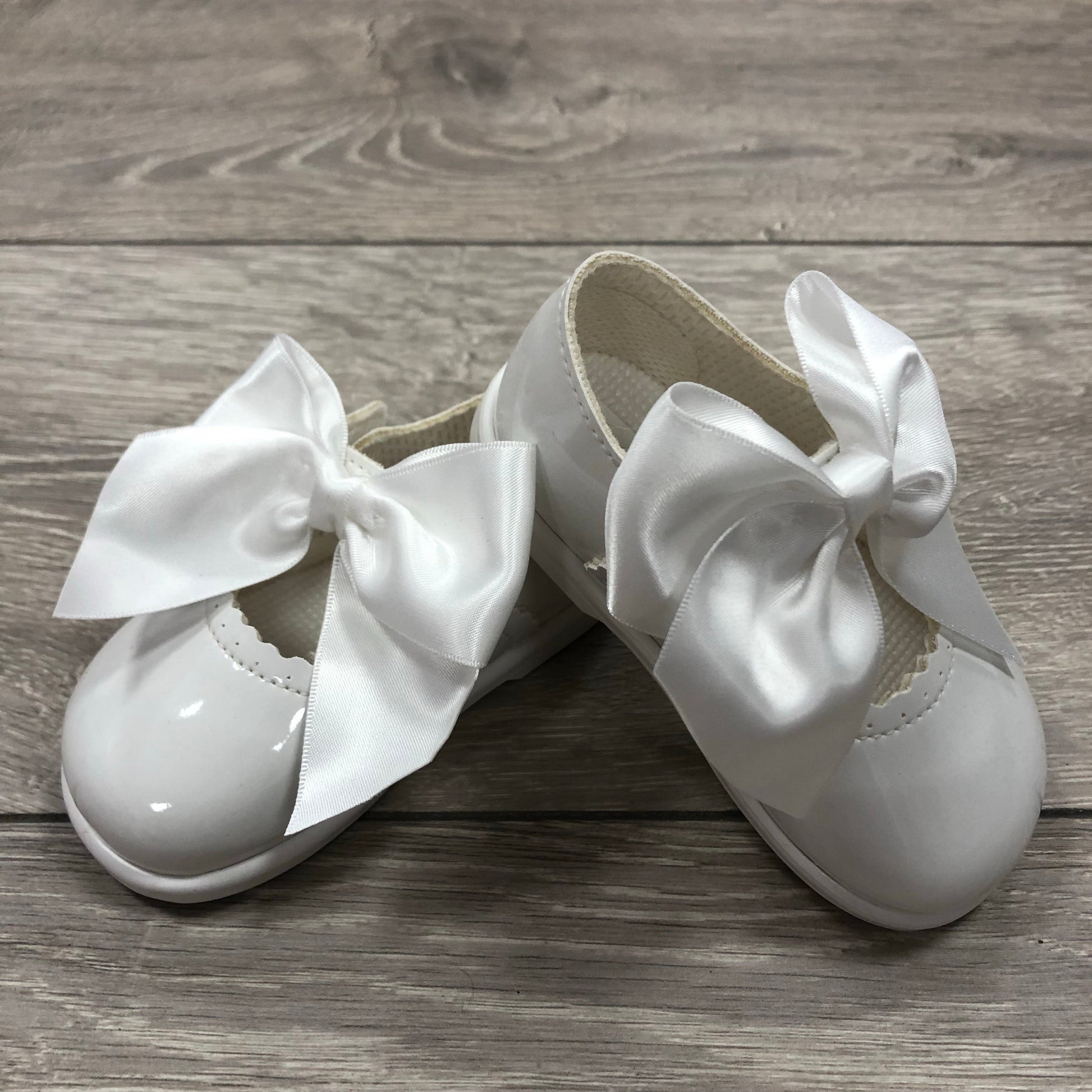 “Amelia” Hard Sole Bow Shoes - Hetty's Baby Boutique
