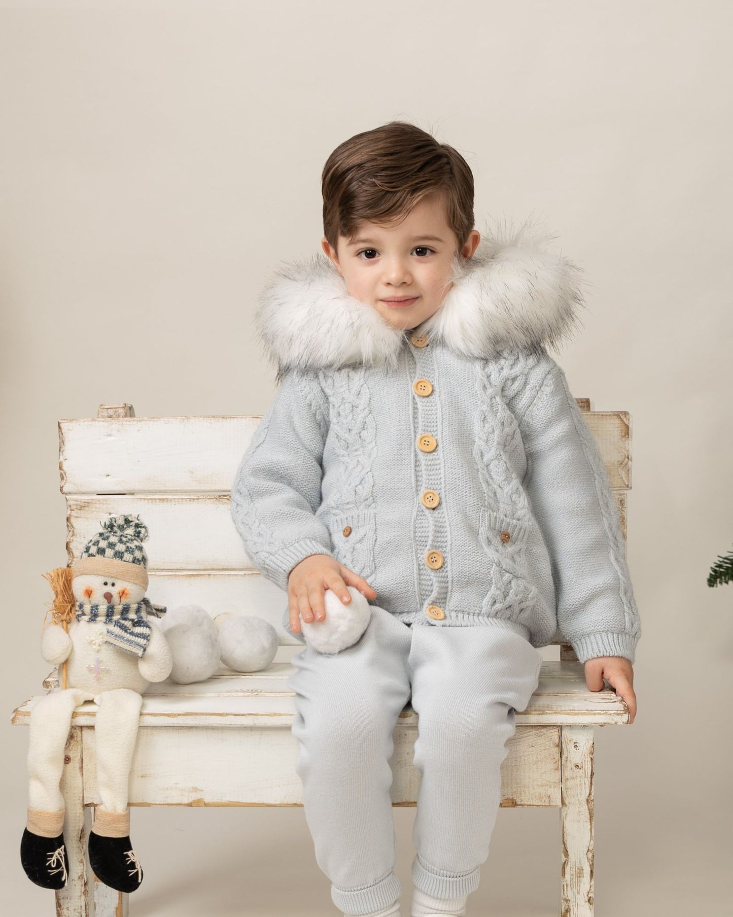 Caramelo fur hood baby blue button knitted jacket