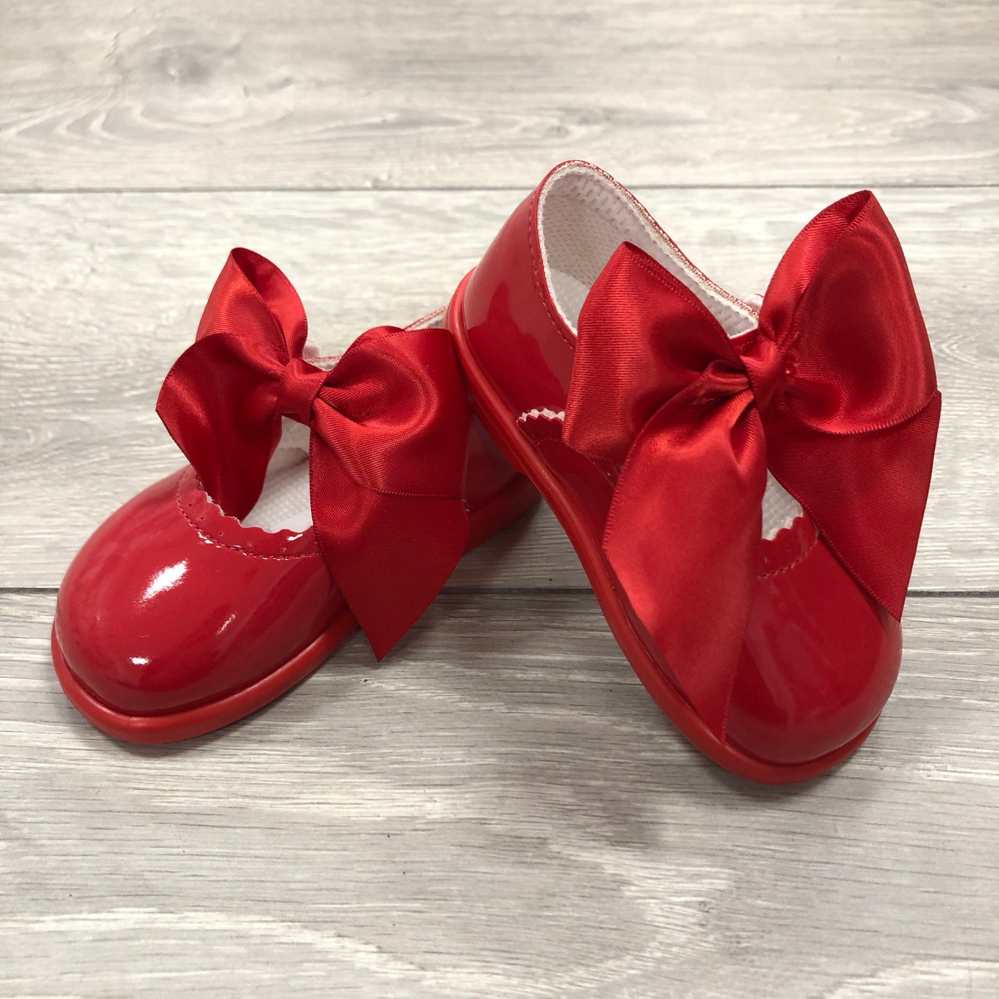 “Amelia” Hard Sole Bow Shoes - Hetty's Baby Boutique